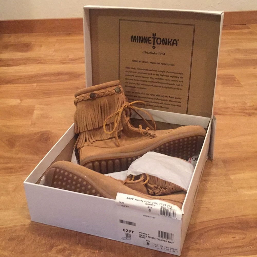 Minnetonka moccasin boot